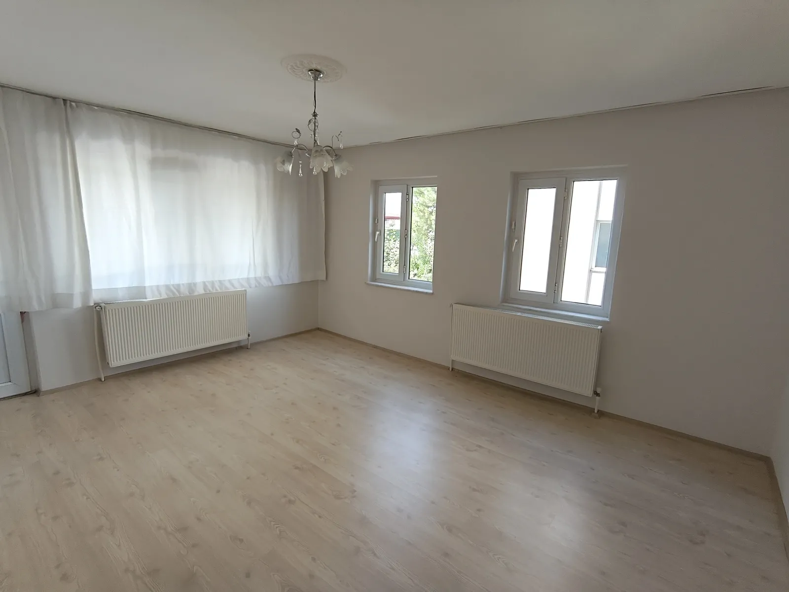 ŞEMİKLERDE 115 M² ÇİFT BALKONLU AYDINLIK 2+1 DAİRE!!!!!!!