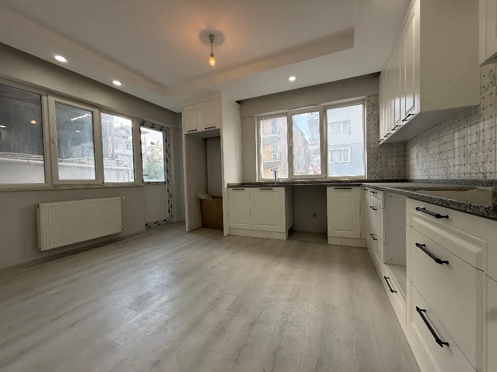 NOVA TERRA DAN HALK CADDESİ BİM MARKET ÜSTÜ SATILIK İÇİ KOMPLE YENİLENMİŞ 3+1 FIRSAT DAİRE 